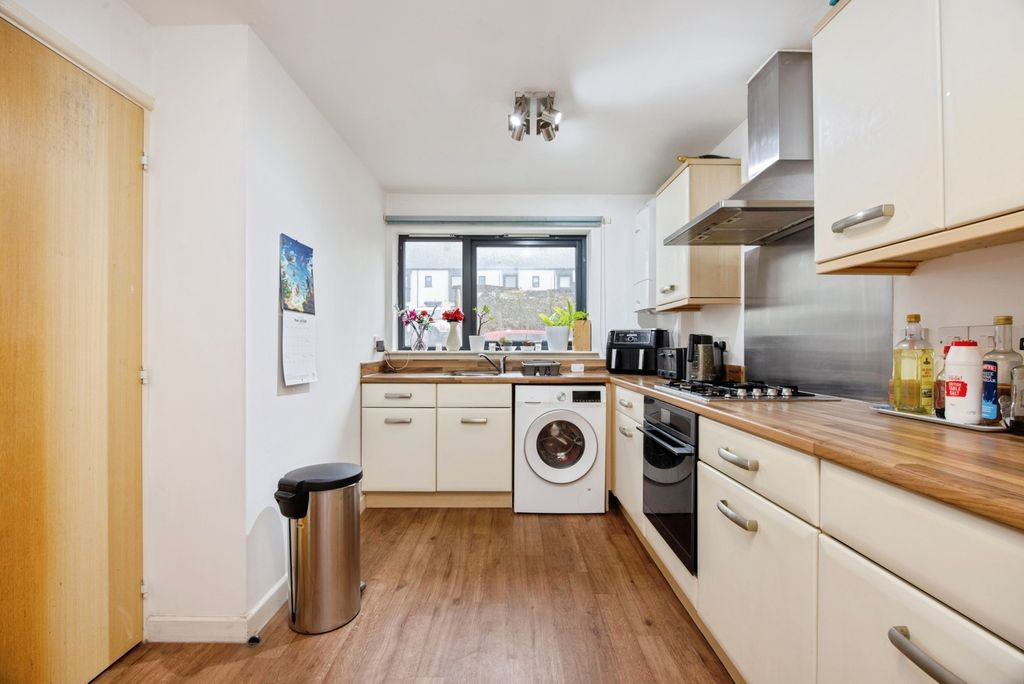 Property photo 3 of 17 Photo