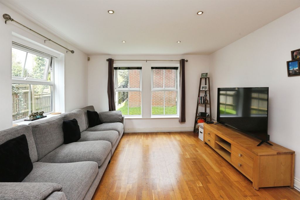 Property photo 3 of 20