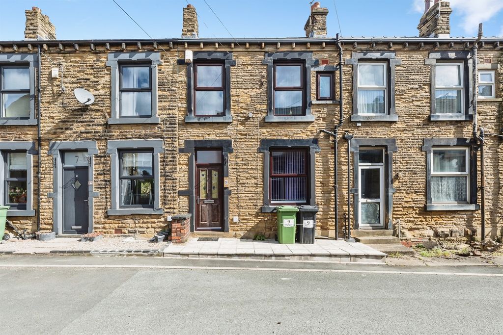 Property photo 1 of 9