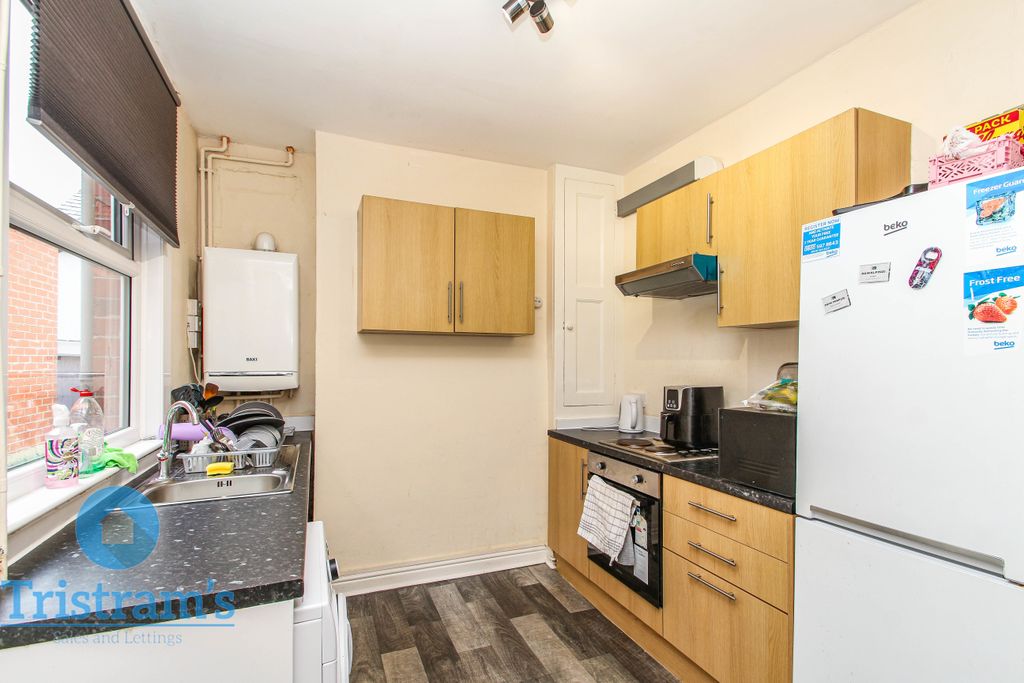 Property photo 3 of 16 Img_2982