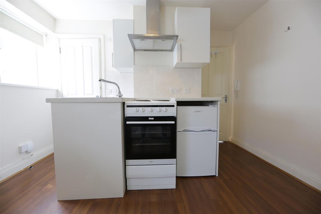 Property photo 1 of 3