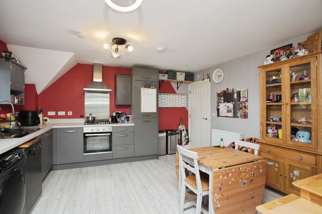Additional image 4 of 2 bed flat for saleAnton Close, Rugby CV21