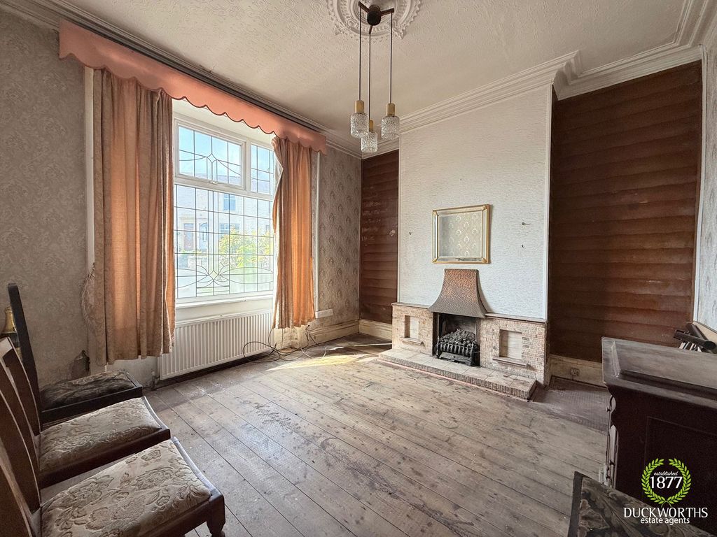 Property photo 2 of 11