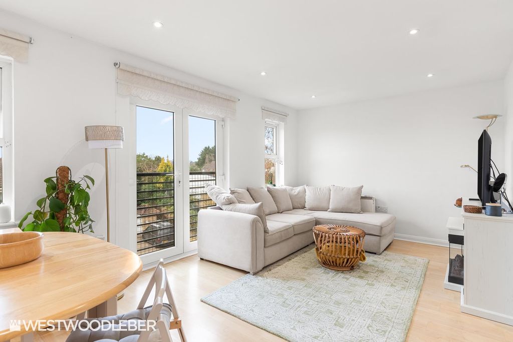 Property photo 2 of 22 Elppincourt_3.Jpg