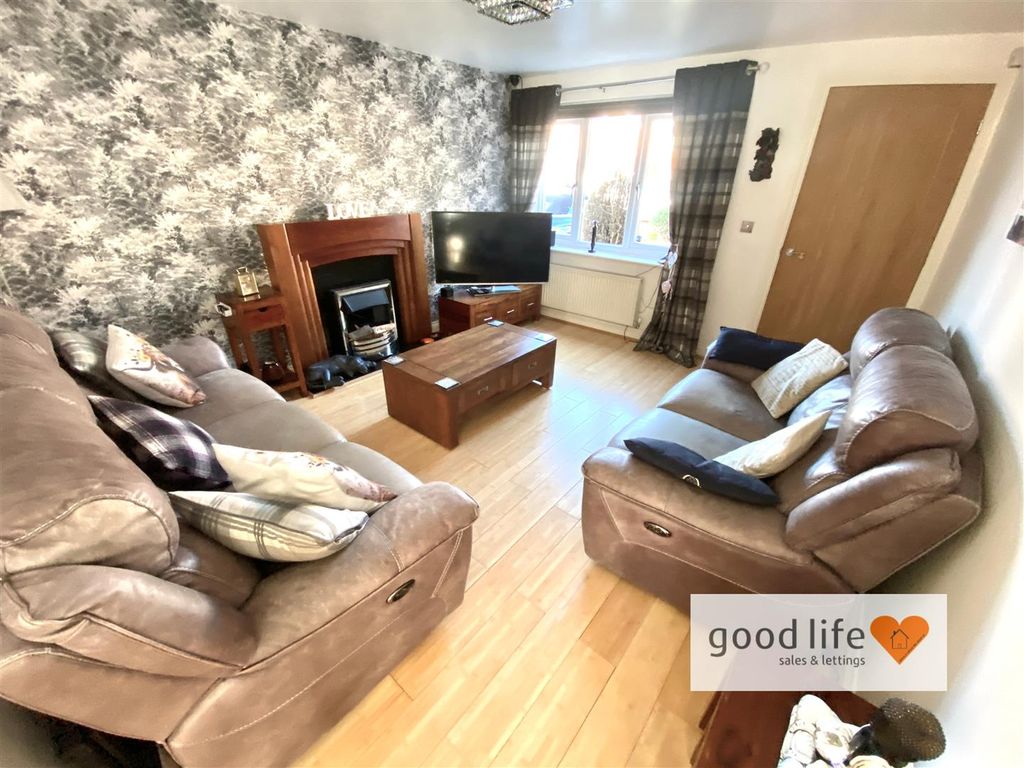 Property photo 2 of 21 20260421_164456659_Ios20Southsidegardens.Jpg