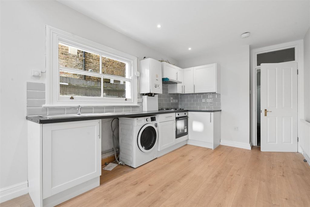 Property photo 2 of 10 Gff 33 Himley Road Sw17 Kitchen.Jpg