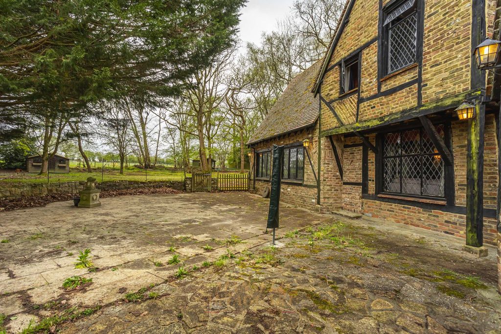 Additional image 18 of 2 bed detached house for saleBalcombe Road, Crawley RH10