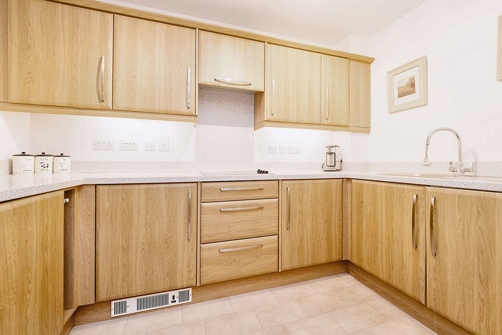 Property photo 2 of 22