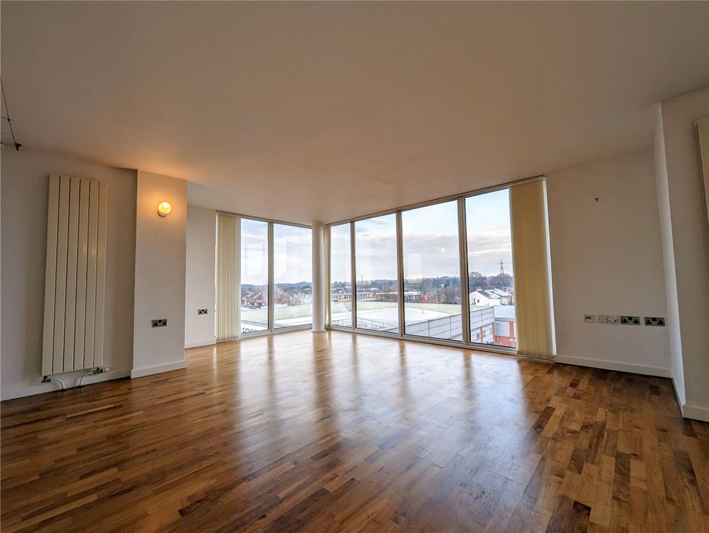 Property photo 2 of 11 Picture No. 17