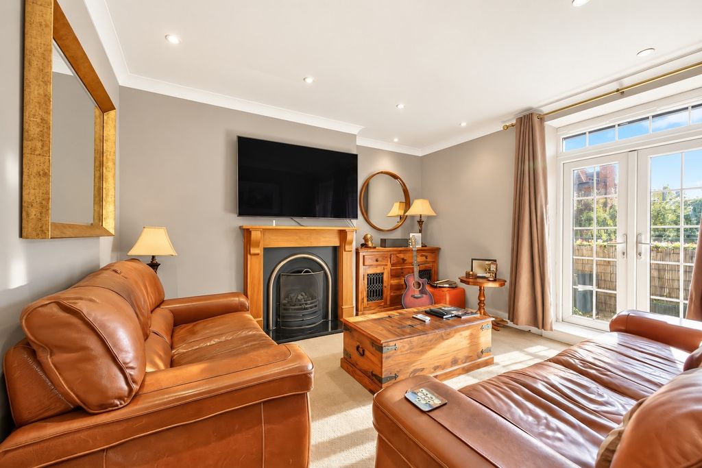 Property photo 1 of 12