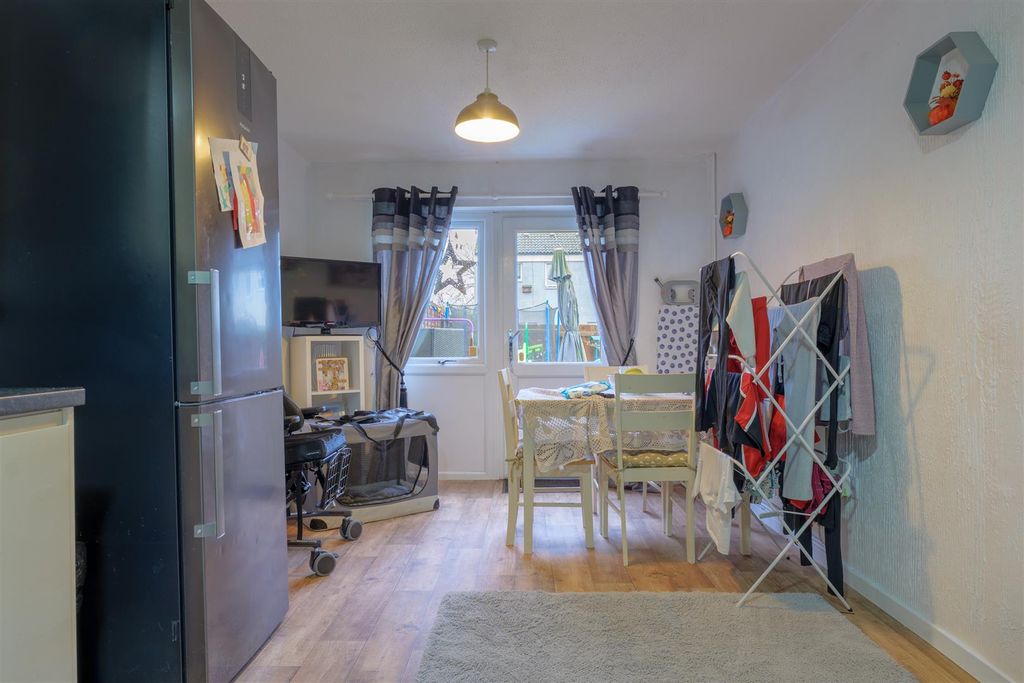 Property photo 3 of 15 Kitchen/Dining Room