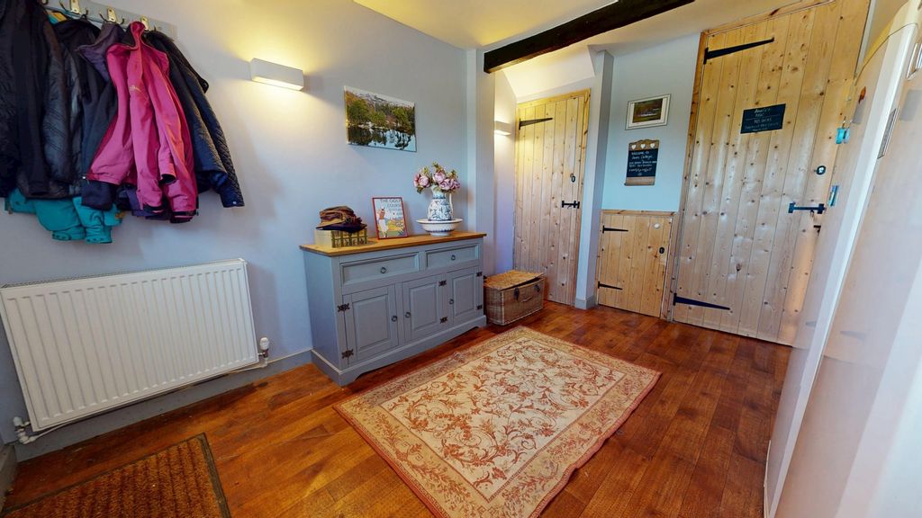 Property photo 3 of 16 Photo 12