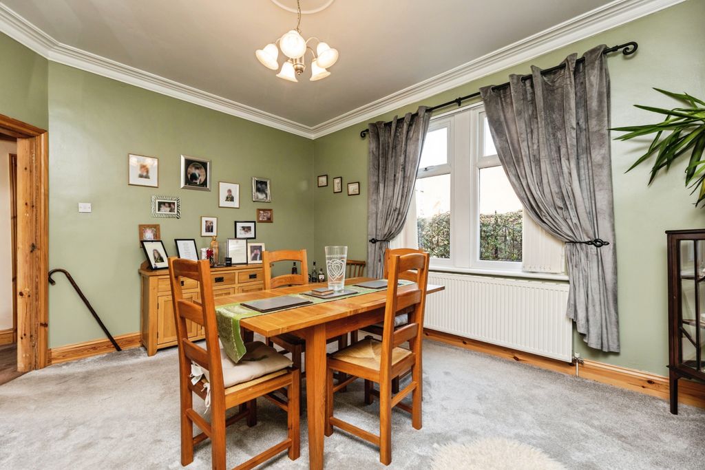 Property photo 3 of 15 Dining Room