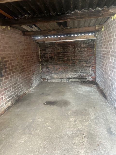 Property photo 1 of 2