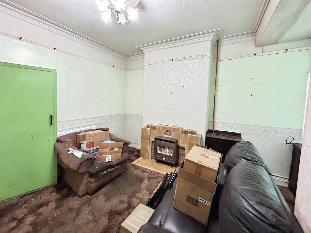 Property photo 3 of 10 Lounge