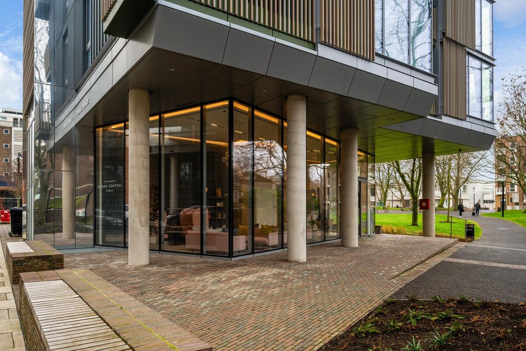 Property photo 1 of 5