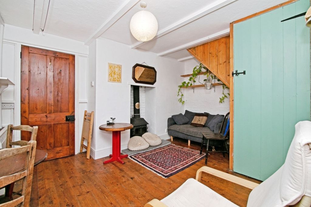 Property photo 2 of 10