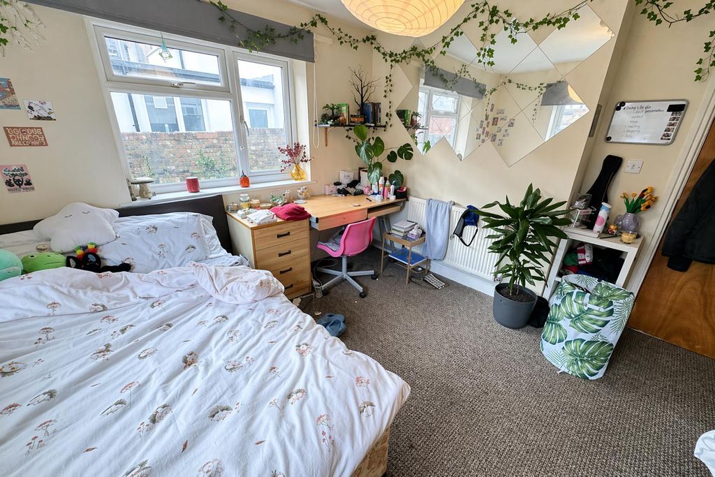 Property photo 2 of 10 22Rg R3 1.Png