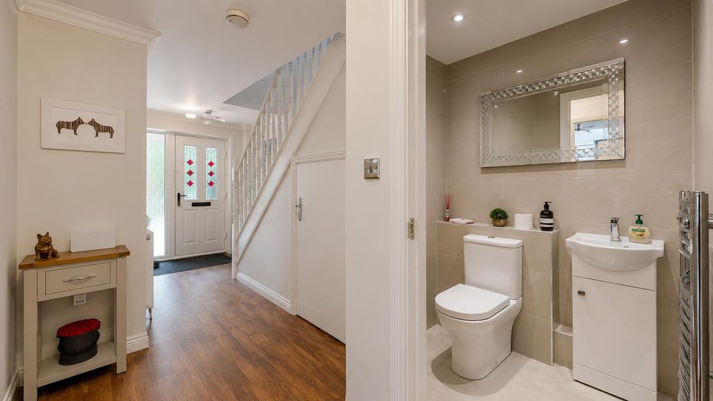 Property photo 3 of 34 B4BA2847-899A-4Ade-A9A0-68237E2D3F14.Png