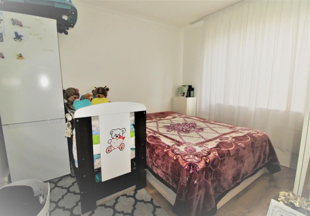 Property photo 3 of 5