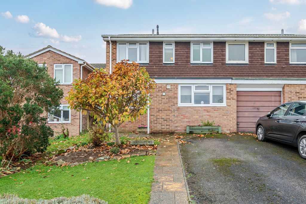 Property photo 1 of 25 .