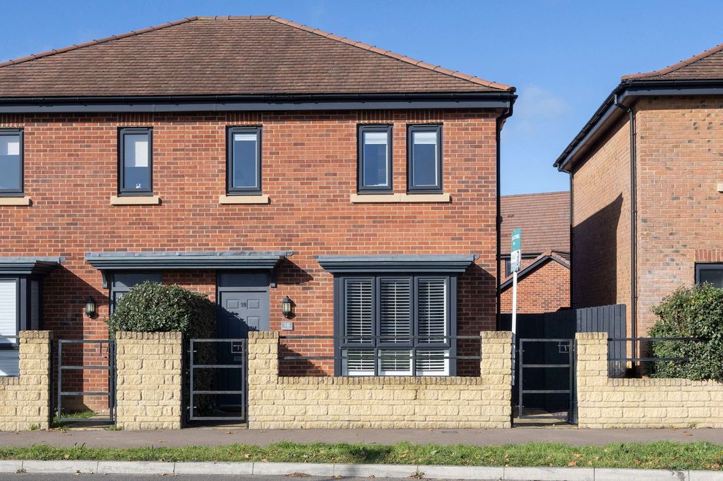 Property photo 1 of 18