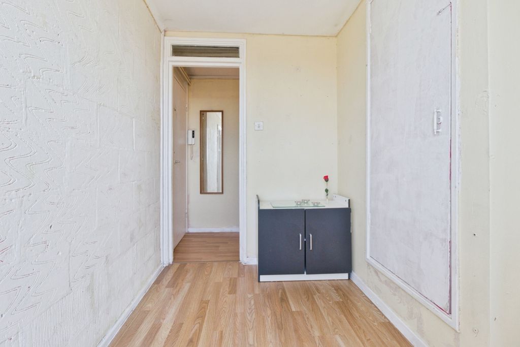 Property photo 3 of 15 Pbox-Img.Jpg