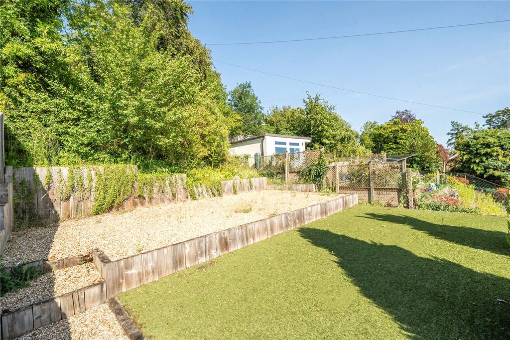 Property photo 2 of 21 Garden