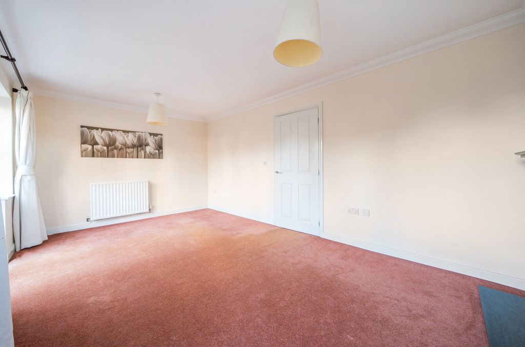 Property photo 3 of 22 1387261-3-693061E...