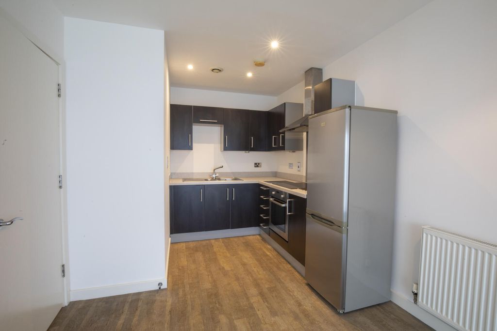 Property photo 3 of 11 Kitchen