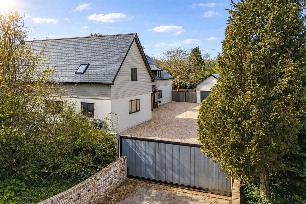 Property photo 1 of 30 Modern House With Lush Greenery.Png