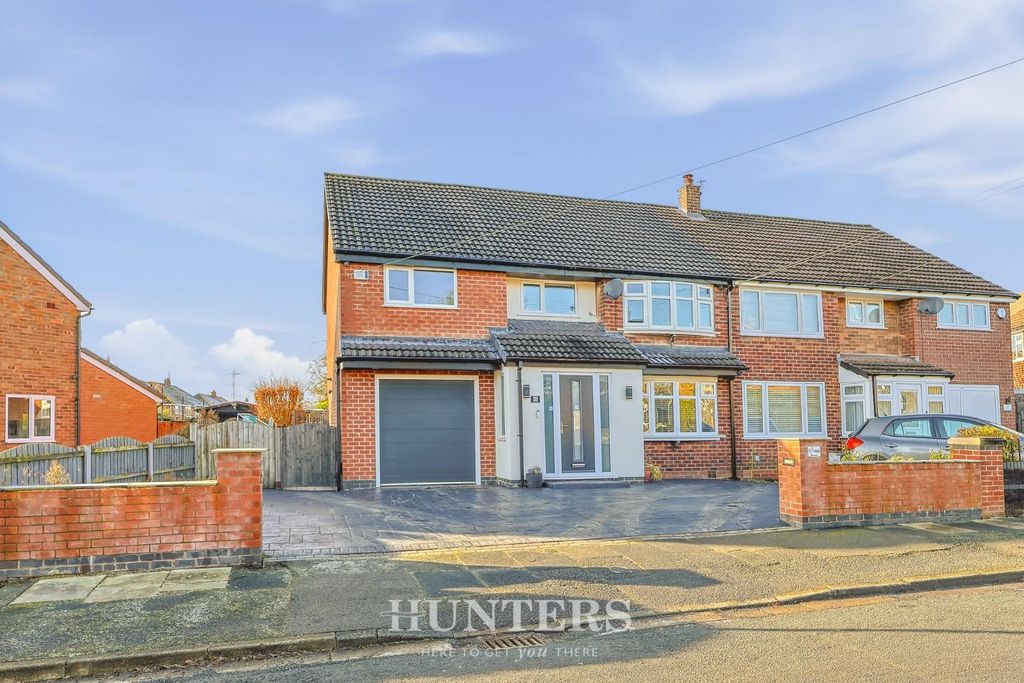 Property photo 1 of 26 155 Mossway (42).Jpg