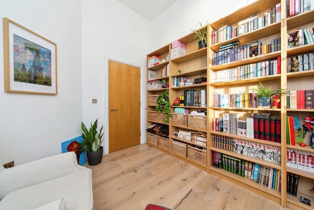 Property photo 3 of 19 Pbox-Img.Jpg