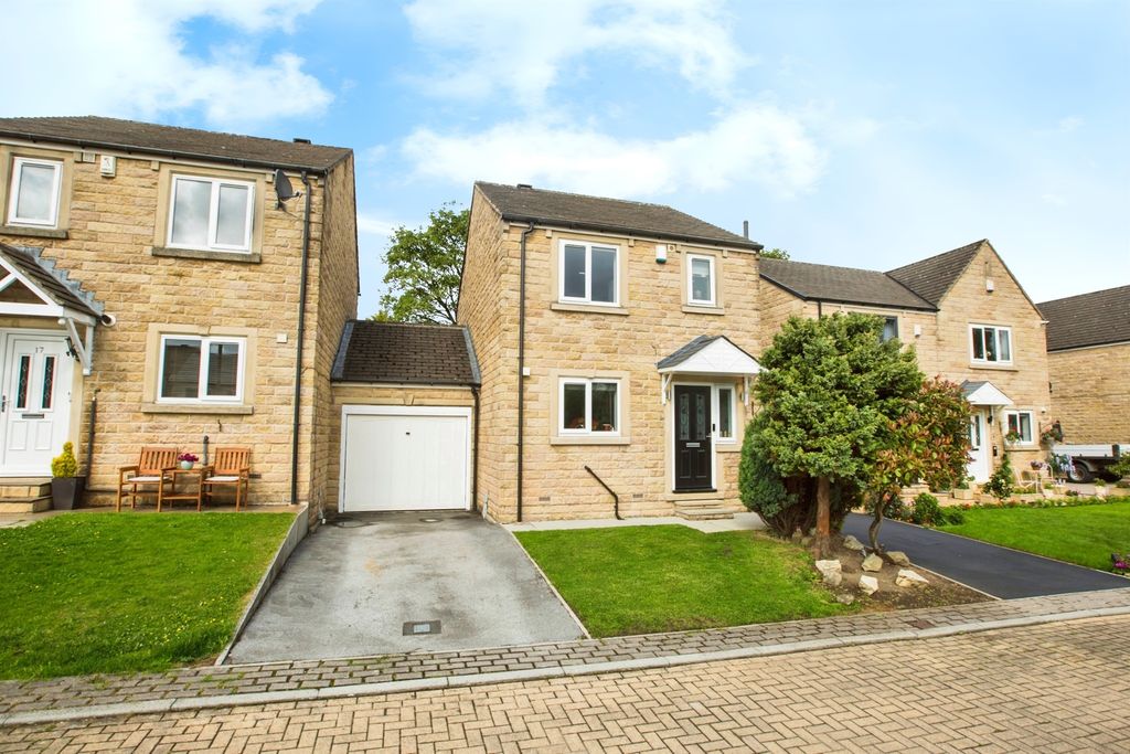 Property photo 1 of 18