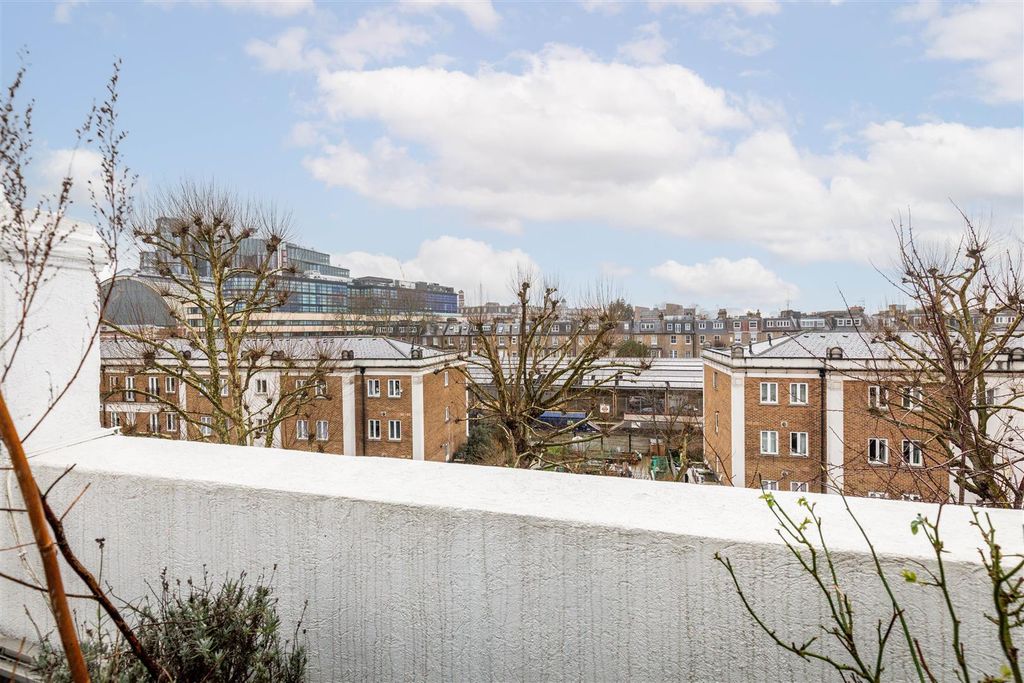 Property photo 2 of 5 Russell Road-7.Jpg