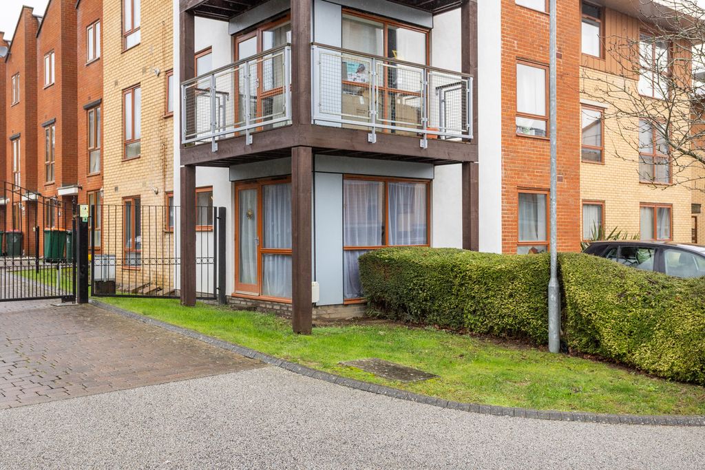 Property photo 1 of 20