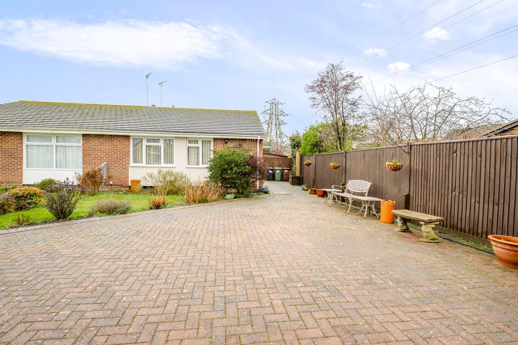 Property photo 1 of 13 Photo 12