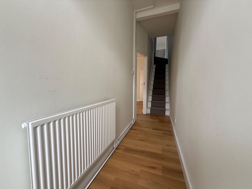 Property photo 2 of 19 Hallway