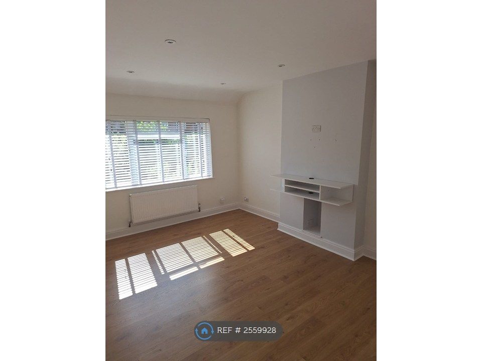 Property photo 1 of 14 Master Bedroom