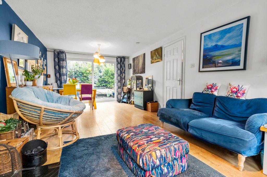 Property photo 2 of 30