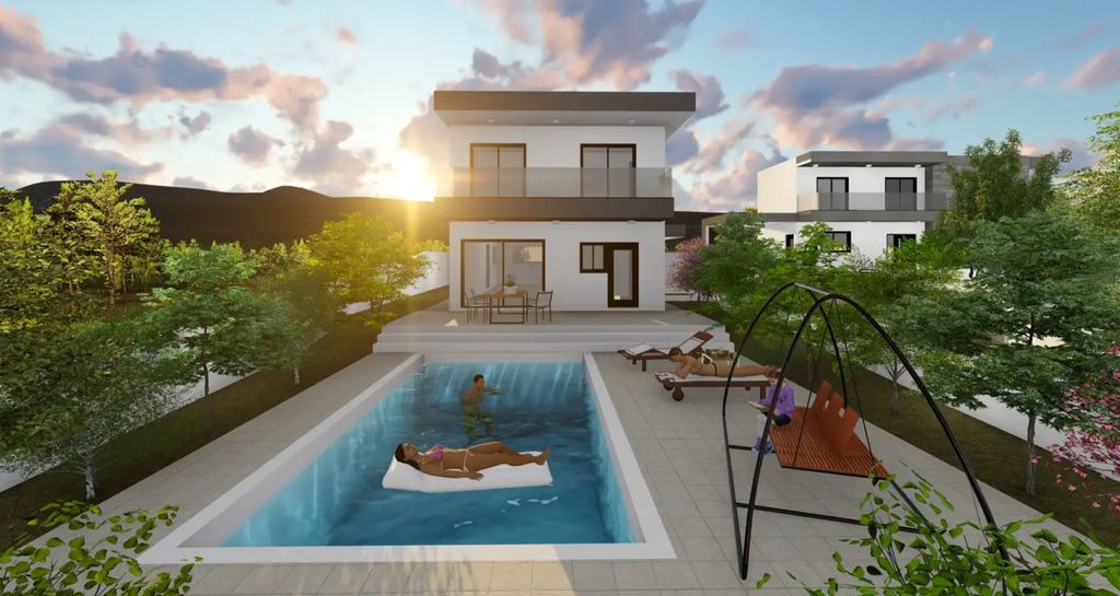 Property photo 1 of 1