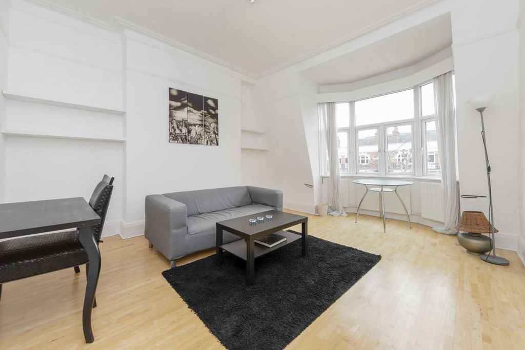 Property photo 2 of 8
