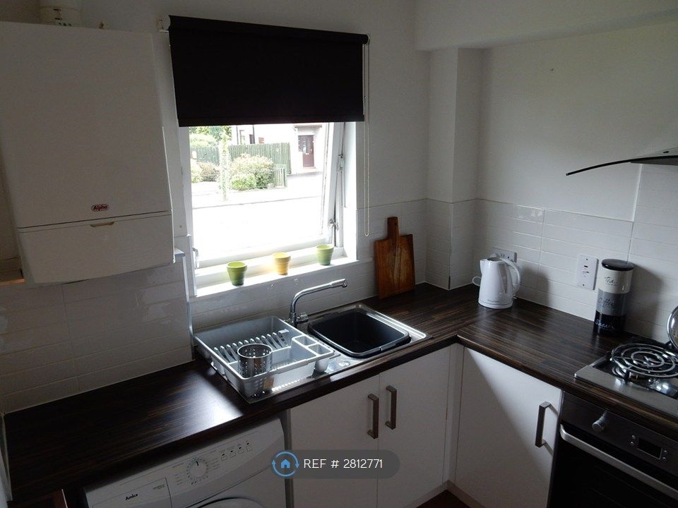 Property photo 3 of 9 Kitchen