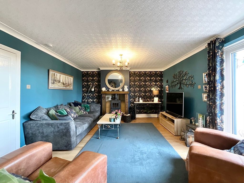 Property photo 2 of 34