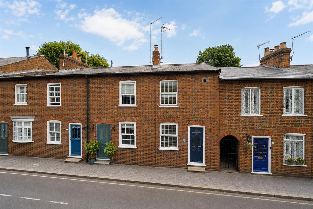 Property photo 2 of 25 6-College-Place-1002.Jpg