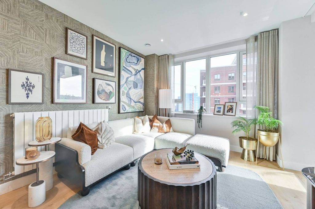 Property photo 1 of 28