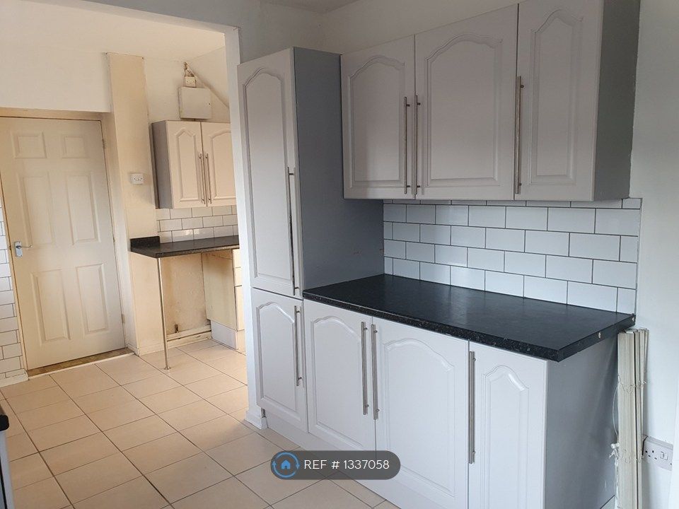 Property photo 2 of 16 Kitchen