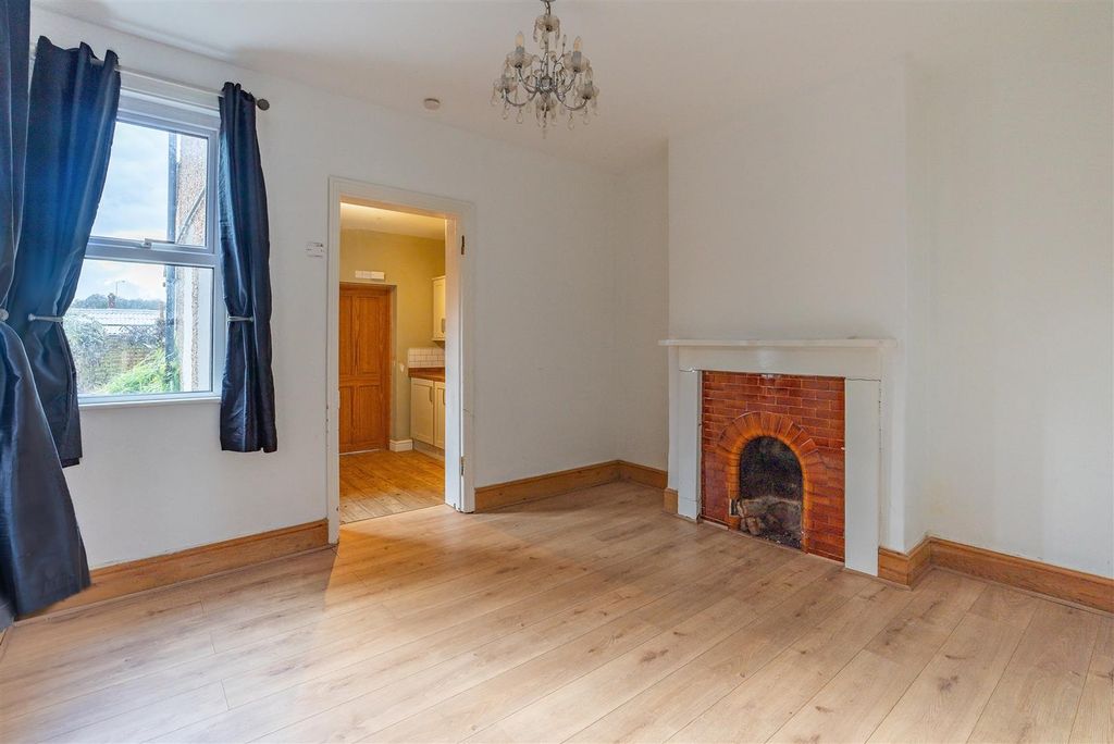 Property photo 3 of 7