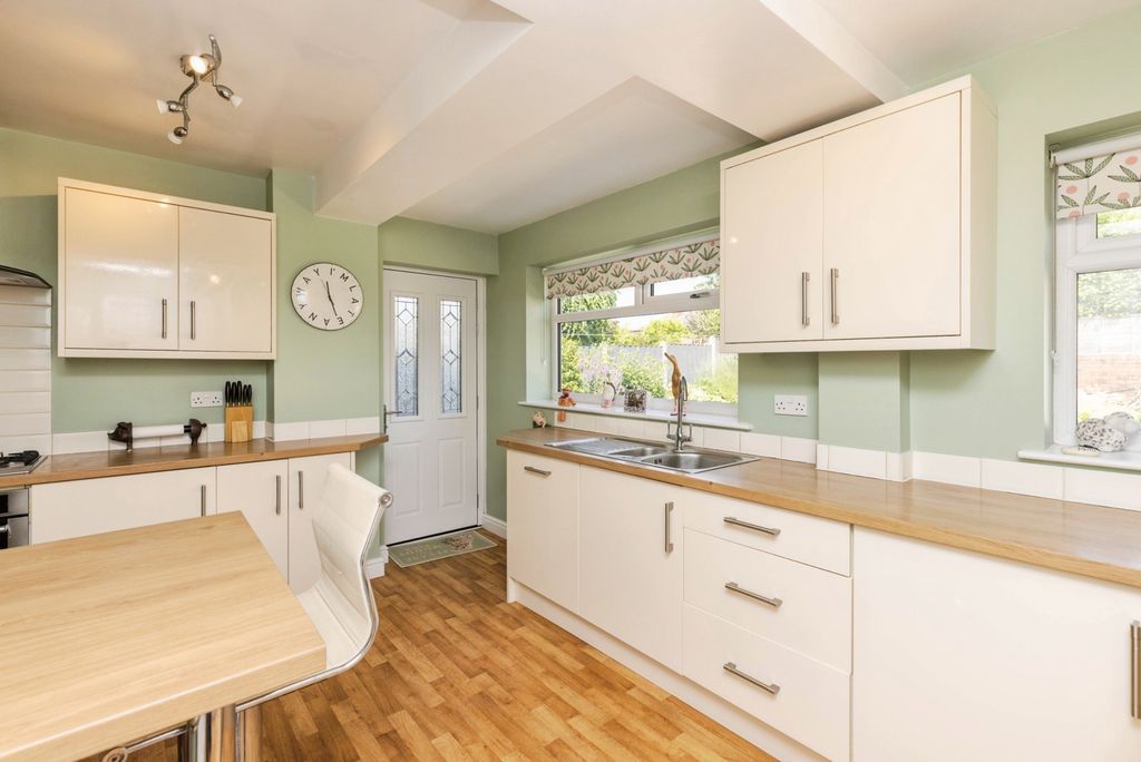 Property photo 3 of 22 Pbox-Img.Jpg
