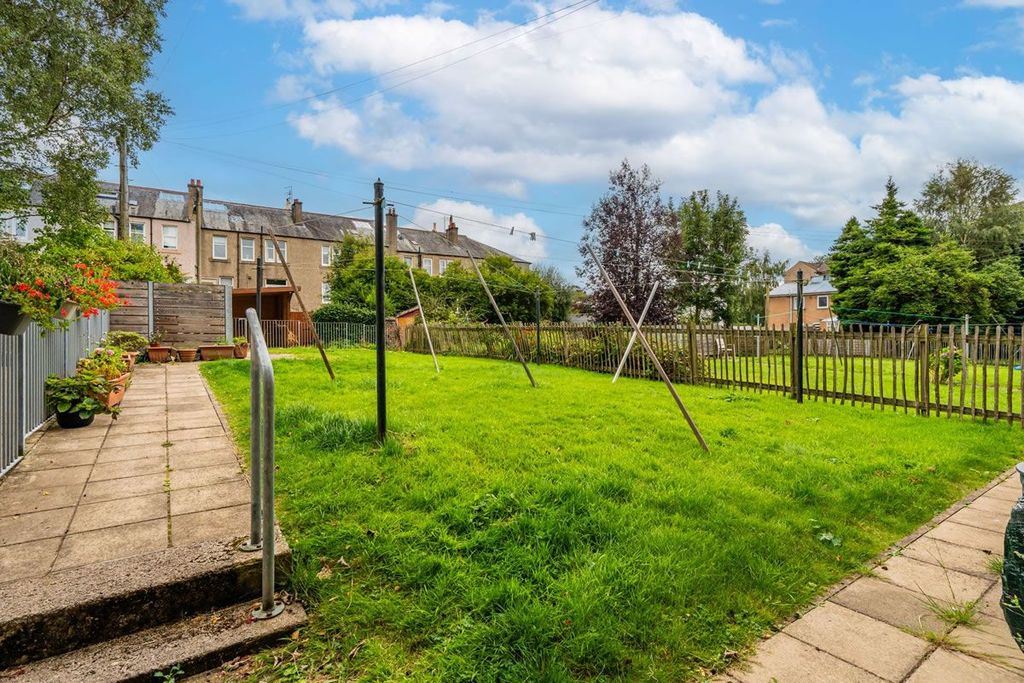 Property photo 2 of 4